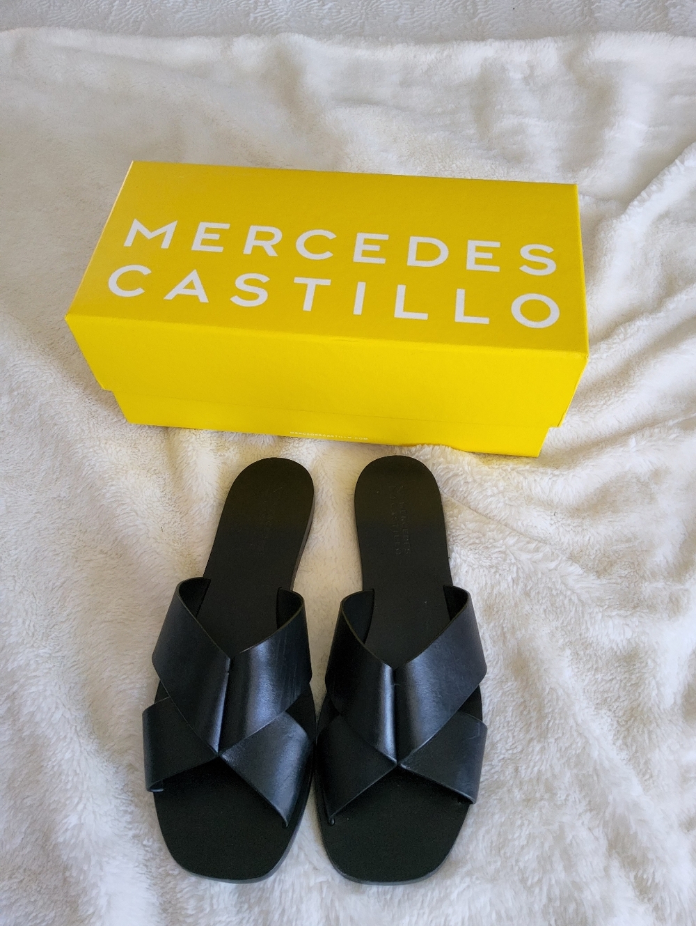 MERCEDES CASTILLO Amelia Black Leather Slides